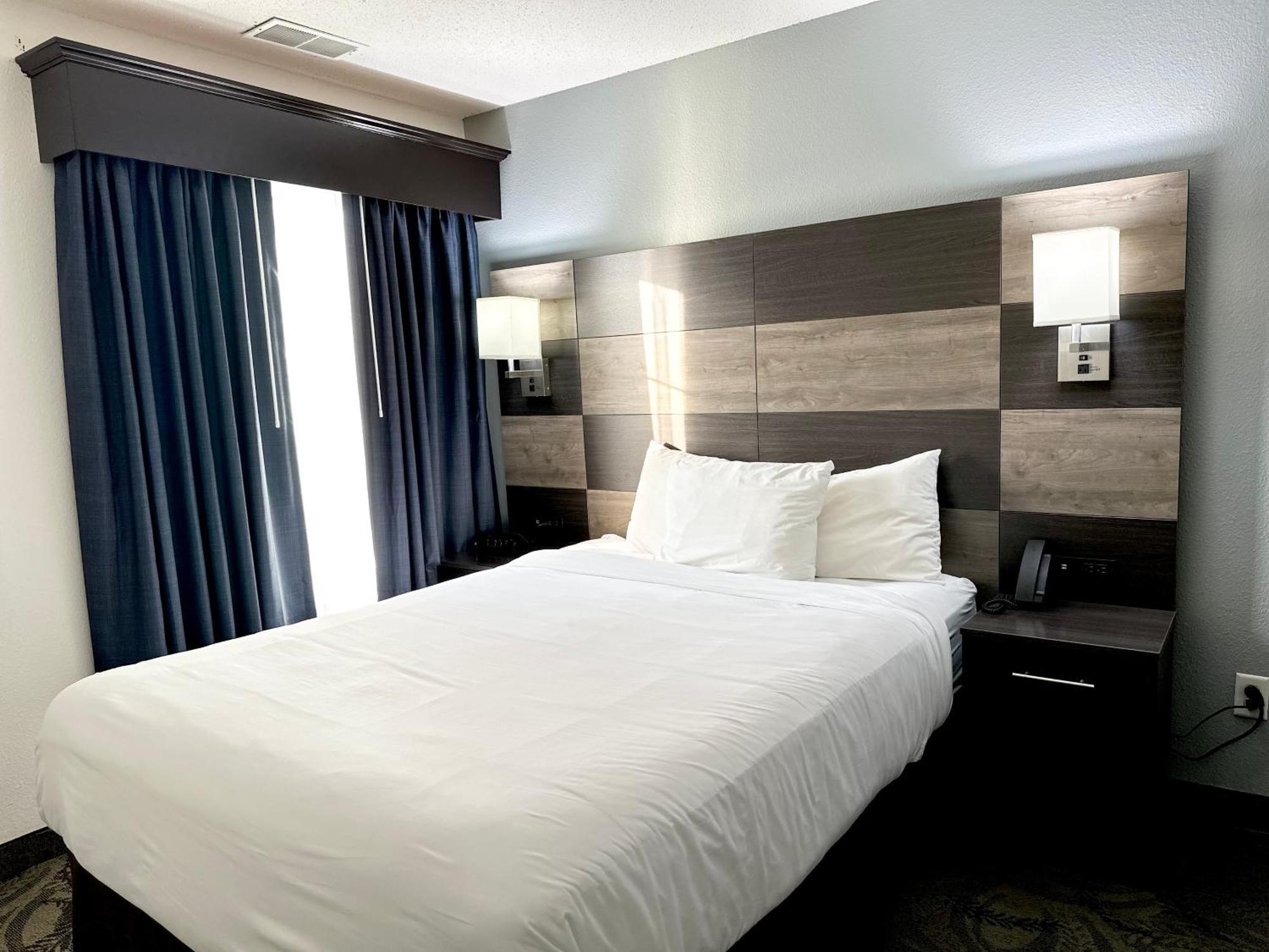 Mainstay Suites Madison Airport Exterior photo