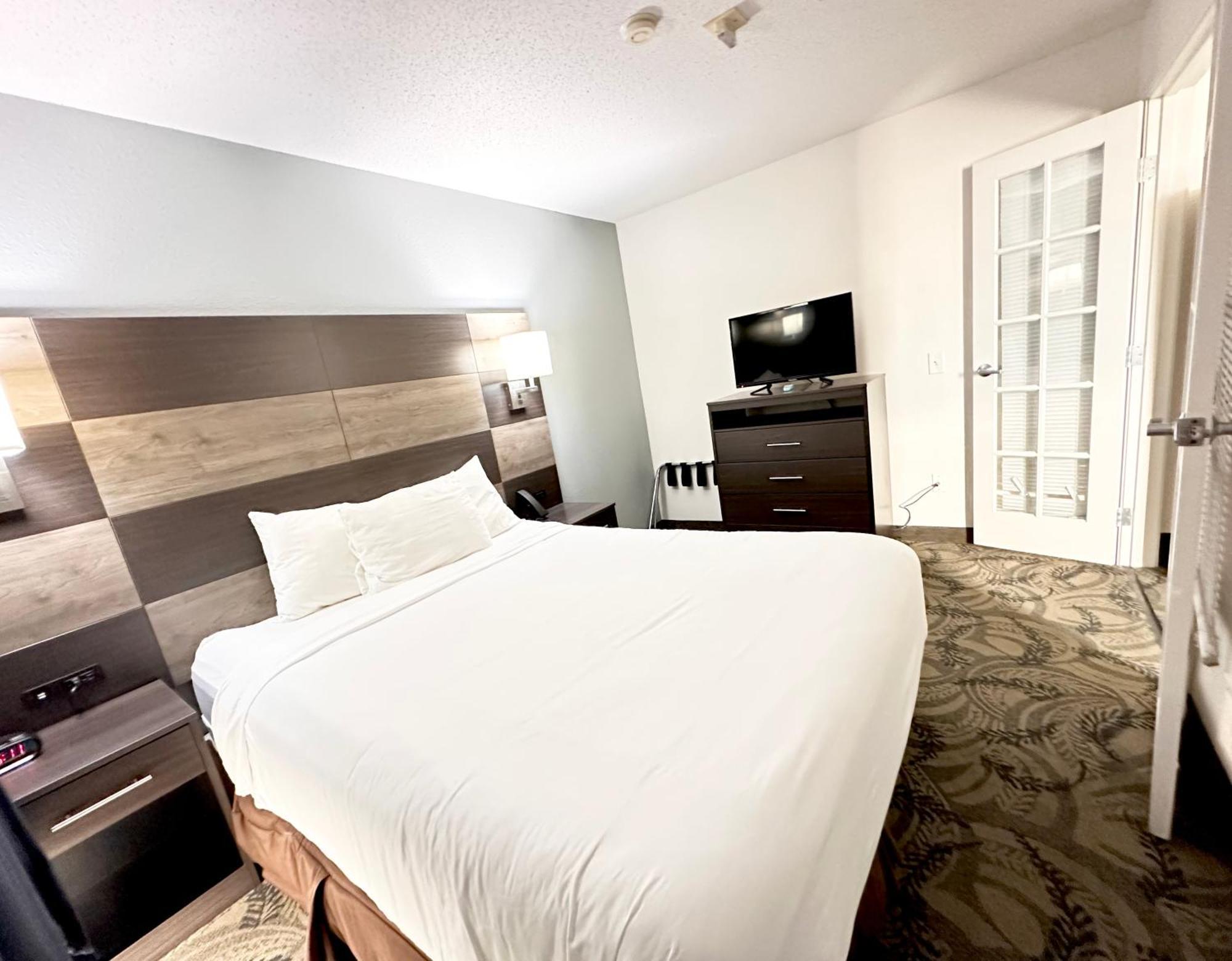 Mainstay Suites Madison Airport Exterior photo