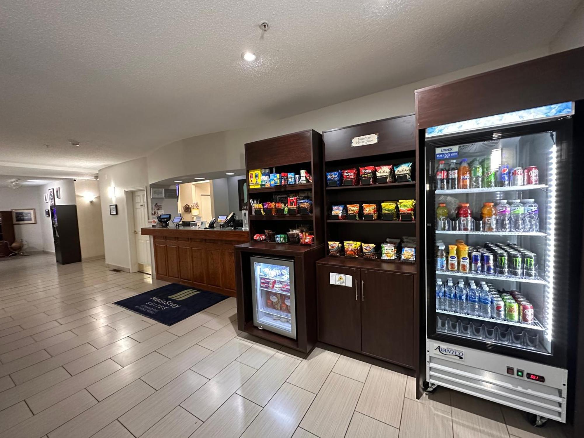 Mainstay Suites Madison Airport Exterior photo